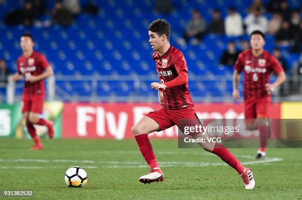 Oscar of Shanghai SIPG drives the ball during the 2018 AFC Champions League Group F match between Ulsan Hyundai FC and Shanghai SIPG at the Ulsan...