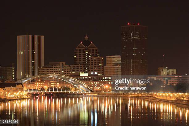 cena noturna de rochester - rochester estado de nova york - fotografias e filmes do acervo