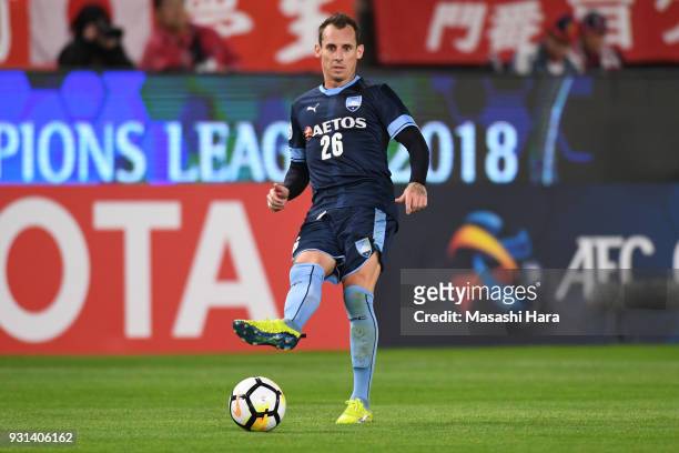 Luke Wilkshire of Sydney FC in action during the AFC Champions League Group H match between Kashima Antlers and Sydney FC at Kashima Soccer Stadium...