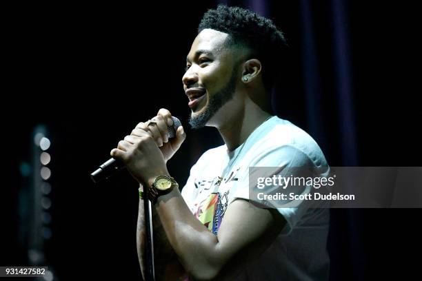 Coze Rapper 98 Rapper Cozz Photos & High Res Pictures - Getty Images