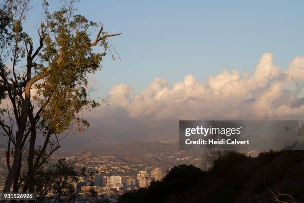 clouds - glendale california fotografías e imágenes de stock