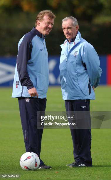 Steve McClaren with Tord Grip during England training at Bisham Abbey near Marlow on October 10, 2002.