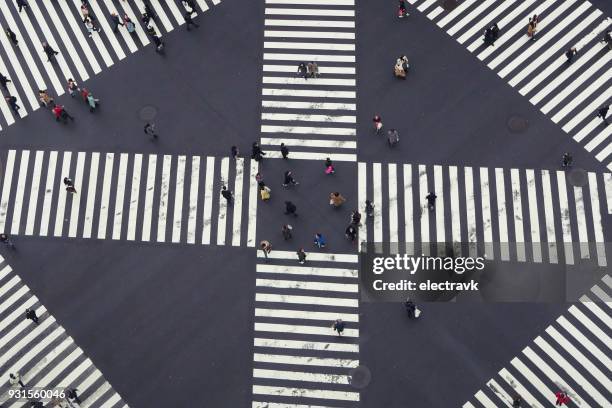 scramble crossing seen from above - ginza crossing stock pictures, royalty-free photos & images