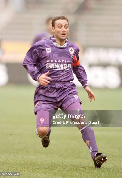 Francesco Baiano of Fiorentina in action during the Serie A match between Juventus and Fiorentina at Stadio delle Alpi on December 4, 1994 in Turin,...