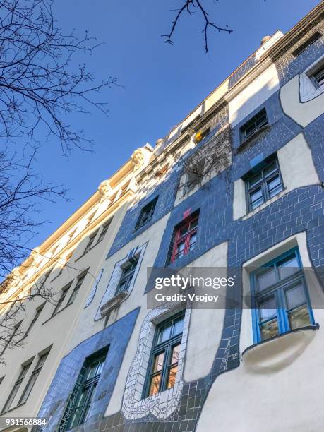 interesting architecture in vienna, austria - vsojoy stockfoto's en -beelden