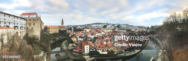 panoramic view at the upper castle, český krumlov, czech republic - vsojoy stockfoto's en -beelden