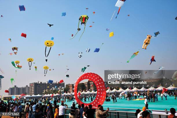 kite festival, ahmedabad, gujarat, india 2018 - international kite festival stock pictures, royalty-free photos & images