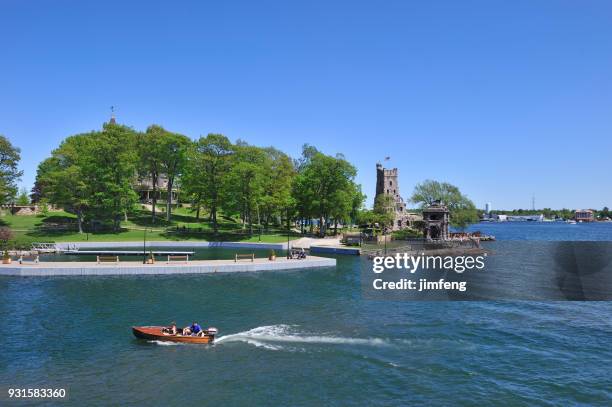 scooter d'acqua in 1000 isole - kingston ontario foto e immagini stock