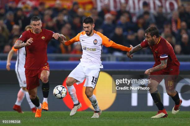 Roma v FC Shakhtar Donetsk : UEFA Champions League Round of 16 Second leg Aleksandar Kolarov of Roma and Facundo Ferreyra of Shakhtar Donetsk at...