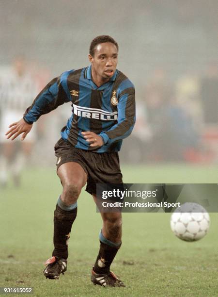 Paul Ince of Inter Milan in action during the Serie A match between Juventus and Inter Milan at the Stadio delle Alpi on December 17, 1995 in Turin,...