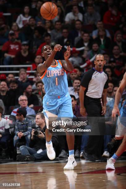 Jawun Evans of the LA Clippers passes the ball against the Chicago Bulls on March 13, 2018 at the United Center in Chicago, Illinois. NOTE TO USER:...