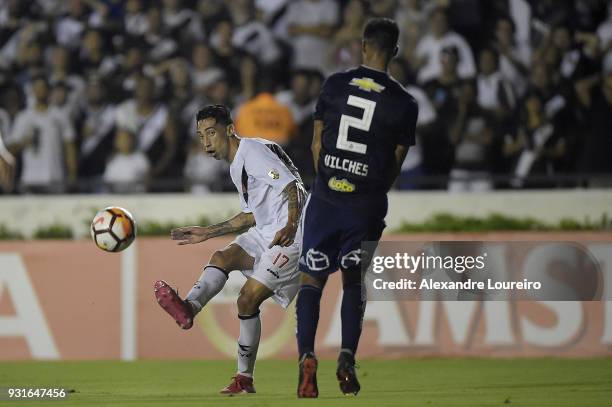 Rildo of Vasco da Gama struggles for the ball with ChristiÃ¡n Vilches of Universidad de Chile during a Group Stage match between Vasco and...