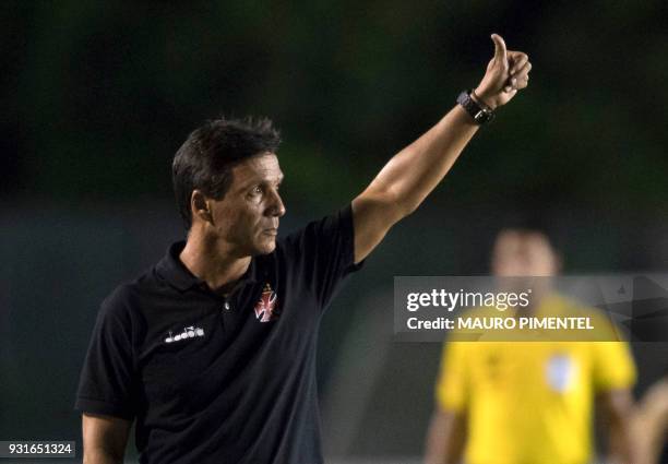 Brazil's Vasco da Gama coach Ze Ricardo gestures during a 2018 Libertadores Cup football match against Chile's Universidad de Chile at Sao Januario...