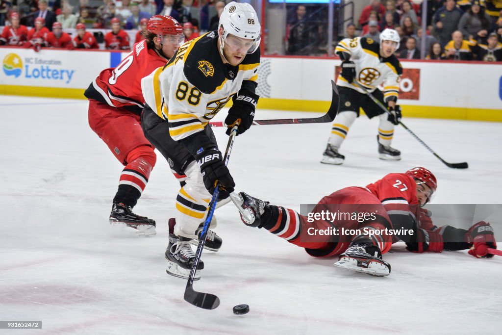 NHL: MAR 13 Bruins at Hurricanes