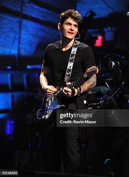 John Mayer performs at Beacon Theatre on November 17, 2009 in New York City.