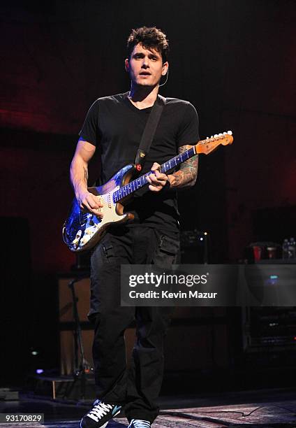 John Mayer performs at Beacon Theatre on November 17, 2009 in New York City.