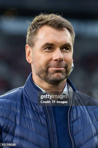 Head coach Bernd Hollerbach of Hamburg looks on during the Bundesliga match between FC Bayern Muenchen and Hamburger SV at Allianz Arena on March 10,...