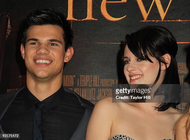 Taylor Lautner and Kristen Stewart attend the New Moon's Regal Benefit screening at Regal Cinemas the Pinnacle 18 on November 17, 2009 in Knoxville,...