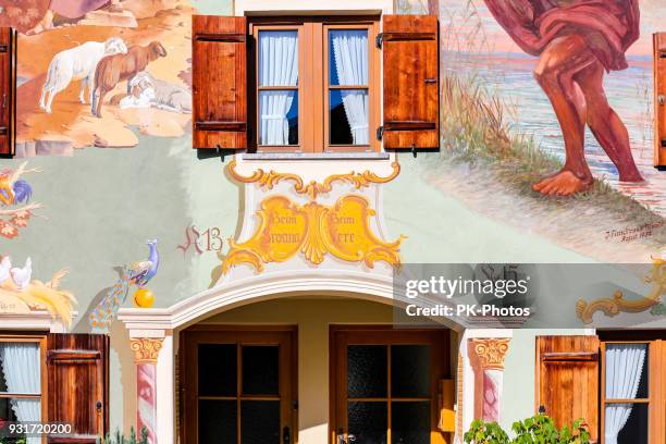 ミッテンヴァルト、上部のババリア、ドイツの家の詳細を表示 - mittenwald ストックフォトと画像