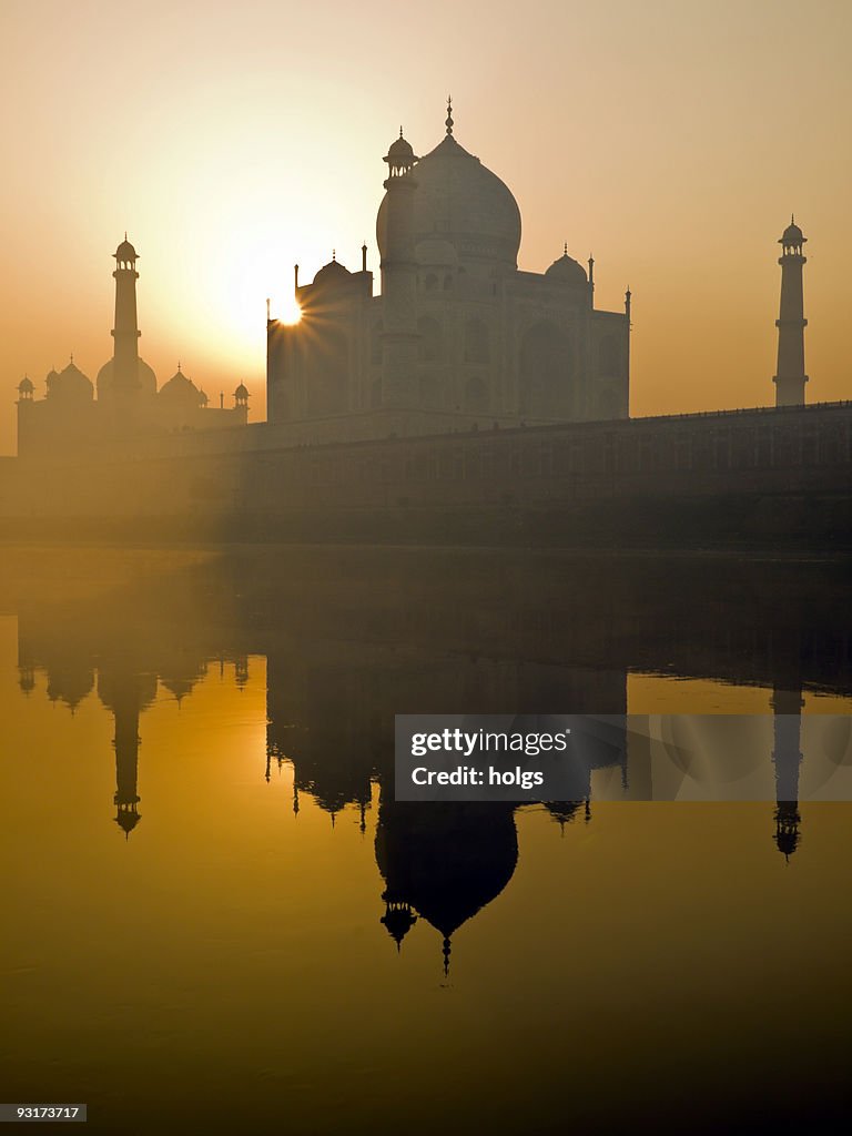 Taj Mahal em Amanhecer