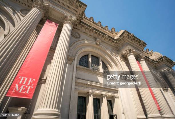 the metropolitan museum of art's facade - museum entrance stock pictures, royalty-free photos & images