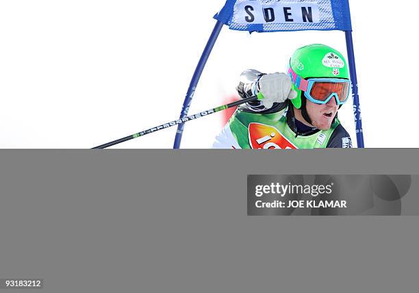 Ted Ligety of US competes in men's giant slalom during the FIS Alpine Skiing World cup on Rettenbach glacier in Soelden on October 25, 2009. Ted...