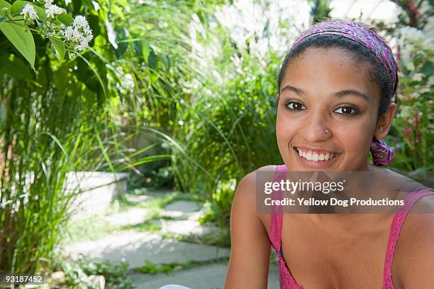 outdoor portrait of teen girl - manchester vermont stockfoto's en -beelden