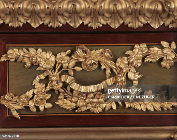 Gilt wreath decoration, Louis XVI-style, Second Empire period amaranth and sycamore secretaire witing desk with white veined marble top, 1850-1875....