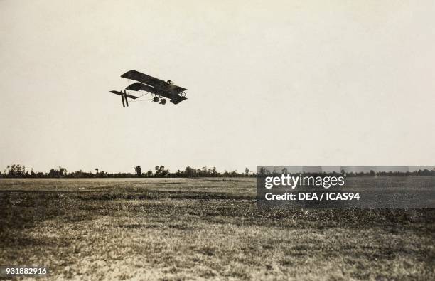 Biplane bomber, Voisin III, on take off, World War I, Italy, 20th century.