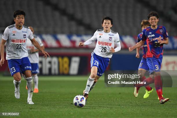 Sachiro Toshima of Albirex Niigata in action during the J.League YBC Levain Cup Group A match between FC Tokyo and Albirex Niigata at Ajinomoto...