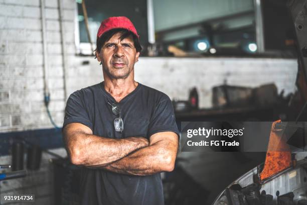 auto service worker/owner - dirty car stock pictures, royalty-free photos & images