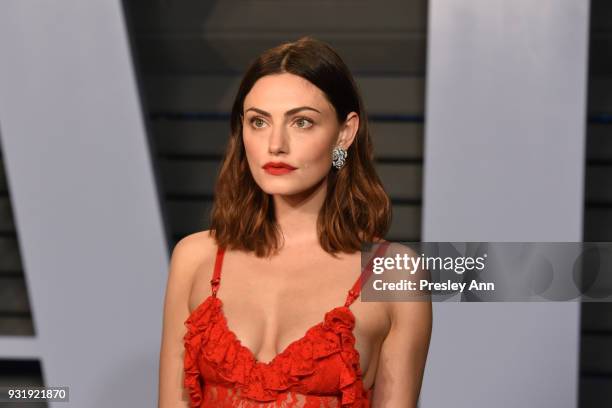 Phoebe Tonkin attends the 2018 Vanity Fair Oscar Party Hosted By Radhika Jones - Arrivals at Wallis Annenberg Center for the Performing Arts on March...