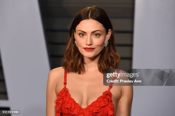 Phoebe Tonkin attends the 2018 Vanity Fair Oscar Party Hosted By Radhika Jones - Arrivals at Wallis Annenberg Center for the Performing Arts on March...