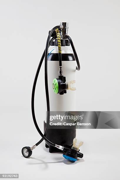 a scuba diving oxygen tank - aqualung diving equipment stock pictures, royalty-free photos & images