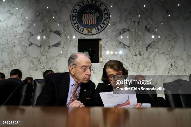 Senate Judiciary Committee Chairman Charles Grassley and ranking member Sen. Dianne Feinstein talk during a hearing about the massacre at Marjory...