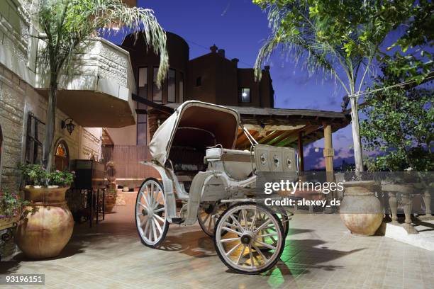 märchen kutsche - aschenputtel stock-fotos und bilder