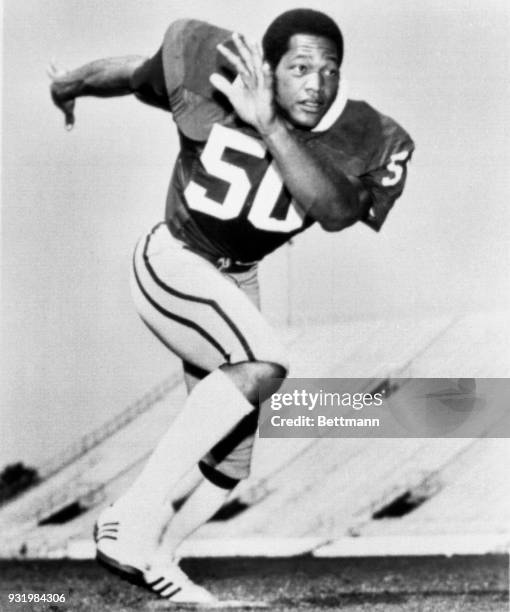 Florida State University nose guard Ron Simmons.