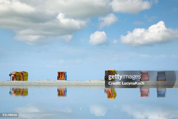 multi colored strandkörbe, norddorf strand - amrum stock-fotos und bilder