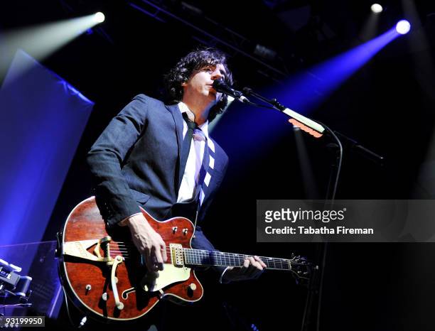 Gary Lightbody of Snow Patrol performs on stage at the Brighton Centre on November 18, 2009 in Brighton, England.