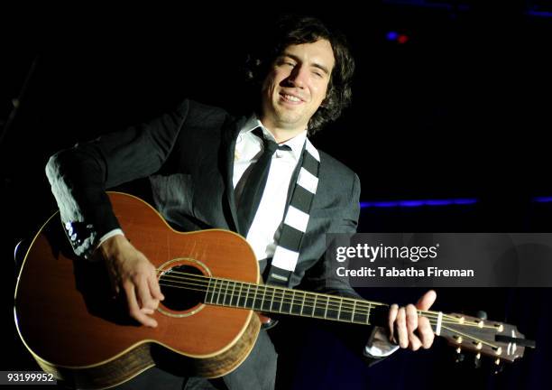 Gary Lightbody of Snow Patrol performs on stage at the Brighton Centre on November 18, 2009 in Brighton, England.