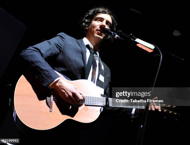 Gary Lightbody of Snow Patrol performs on stage at the Brighton Centre on November 18, 2009 in Brighton, England.