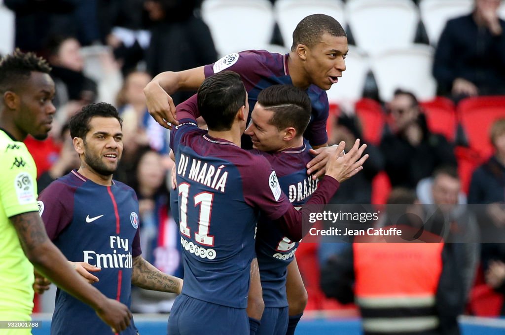 Paris Saint Germain v Angers SCO - Ligue 1