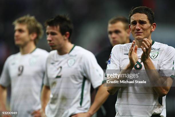 Keith Andrews of Ireland applauds fans as Sean St. Ledger and Kevin Doyle look on after the FIFA 2010 World Cup Qualifying Play Off second leg match...