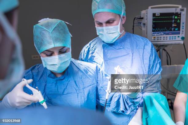 手術室醫生做腹腔鏡手術 - laparoscopy 個照片及圖片檔