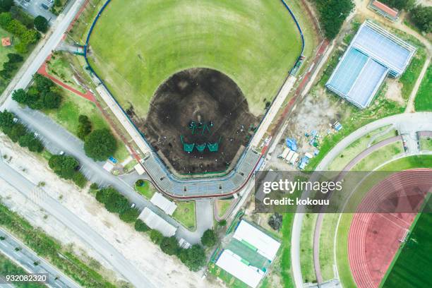 fotografía aérea del estadio. - estadio de atletismo fotografías e imágenes de stock