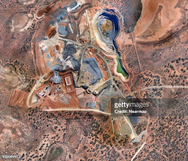 big industrial mining australia - mining from above stock-fotos und bilder