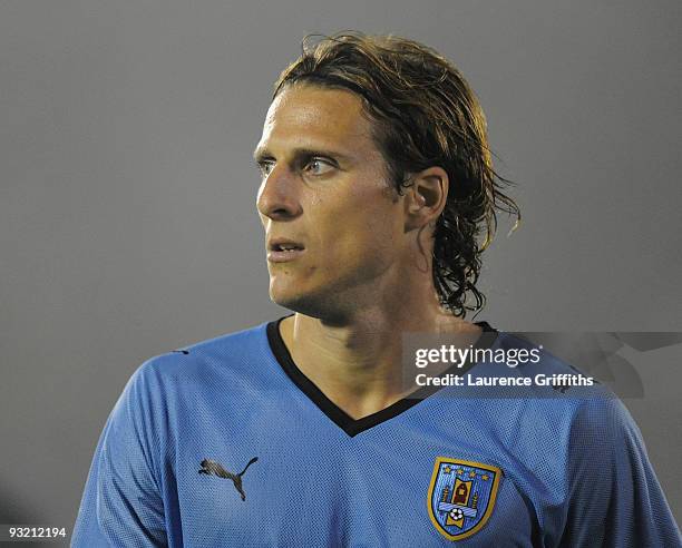 Forlan Number Diego Forlan 2010 World Cup Photos and Premium High Res Pictures ...