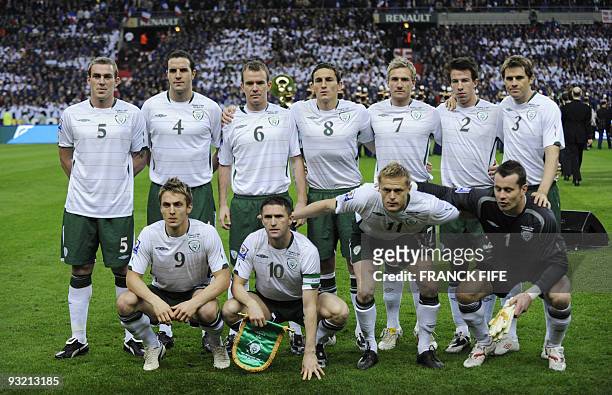 Irish midfielder Kevin Doyle, Irish captain Robbie Keane, Irish forward Damien Duff and Irish goalkeeper Shay Given, 2nd row : Irish midfielder Kevin...