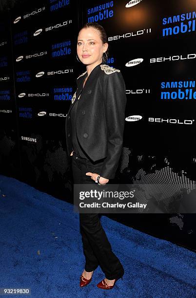 Model Estella Warren arrives at the Samsung Behold II launch event at Boulevard3 on November 18, 2009 in Los Angeles, California.