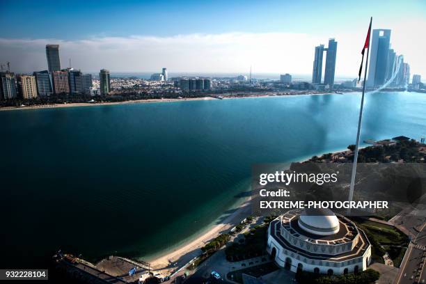 abu dhabi from the air - corniche stock pictures, royalty-free photos & images